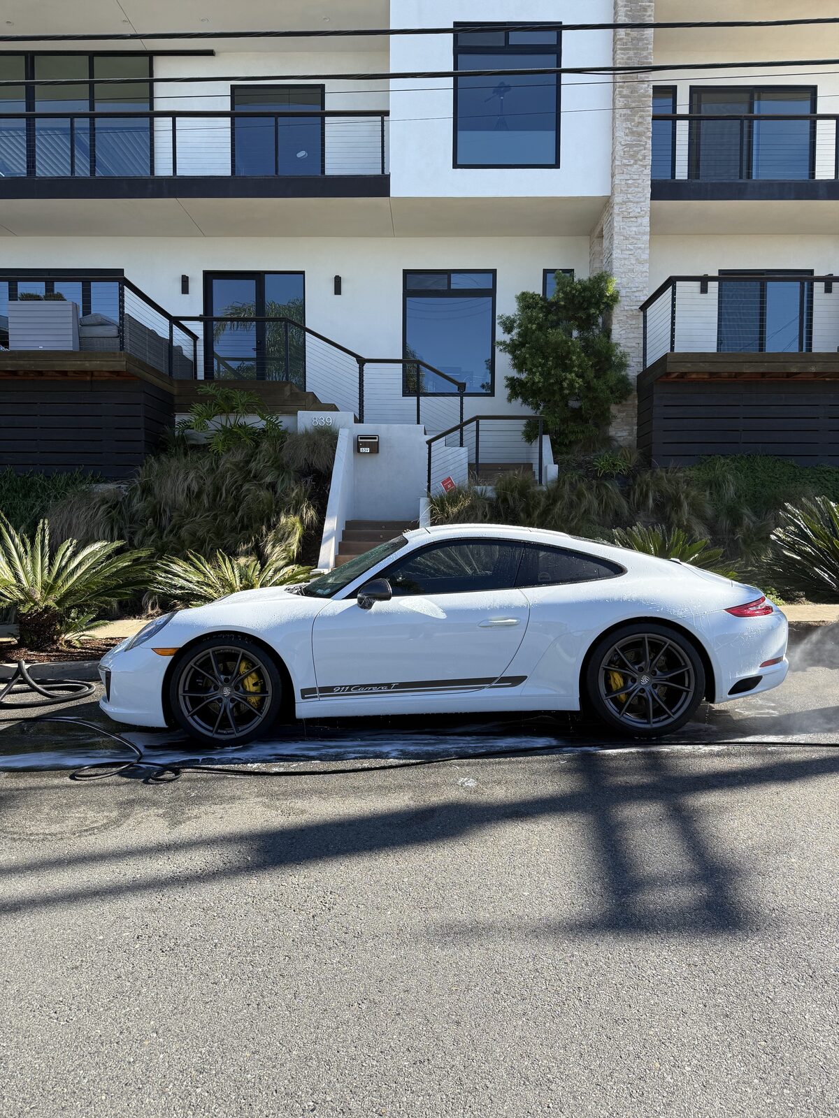 Porsche 911 Carrera T mid-wash